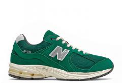 New Balance 2002R Nightwatch Green / Black Emerald